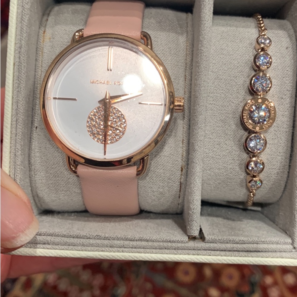 MK ROSE GOLD WATCH & BRACELET SET NEW
